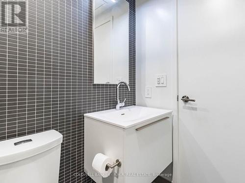 703 - 2720 Dundas Street W, Toronto (Junction Area), ON - Indoor Photo Showing Bathroom