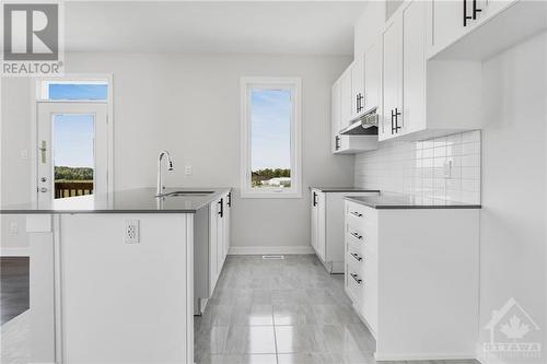 136 Beebalm Crescent, Ottawa, ON - Indoor Photo Showing Kitchen