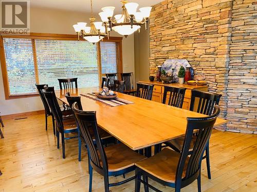 1802 Greywolf  Drive, Panorama, BC - Indoor Photo Showing Dining Room