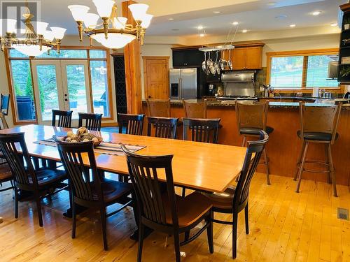 1802 Greywolf  Drive, Panorama, BC - Indoor Photo Showing Dining Room