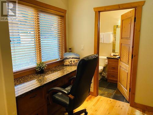 1802 Greywolf  Drive, Panorama, BC - Indoor Photo Showing Office