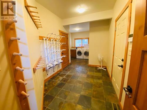 1802 Greywolf  Drive, Panorama, BC - Indoor Photo Showing Other Room