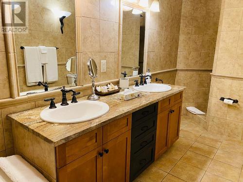 1802 Greywolf  Drive, Panorama, BC - Indoor Photo Showing Bathroom