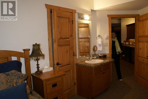 1802 Greywolf  Drive, Panorama, BC - Indoor Photo Showing Bathroom