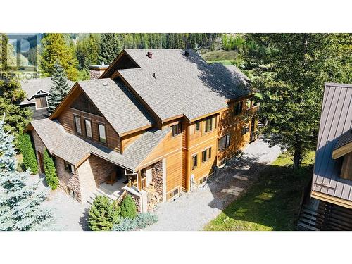 1802 Greywolf  Drive, Panorama, BC - Outdoor