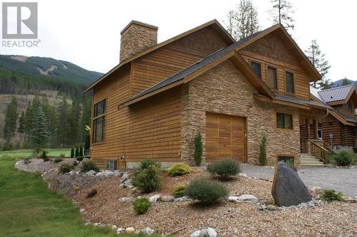 1802 Greywolf  Drive, Panorama, BC - Outdoor