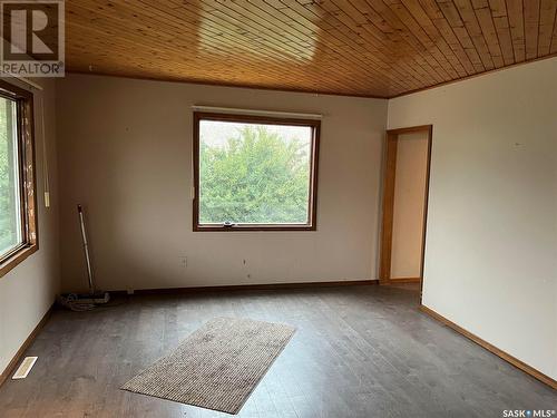 247 4Th Avenue E, Gravelbourg, SK - Indoor Photo Showing Other Room