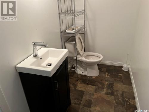 247 4Th Avenue E, Gravelbourg, SK - Indoor Photo Showing Bathroom