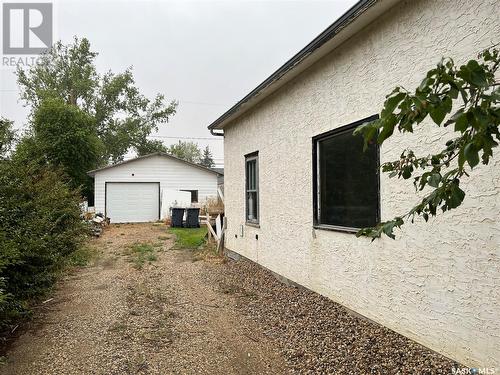 247 4Th Avenue E, Gravelbourg, SK - Outdoor