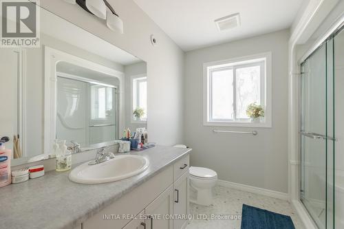 Bathroom - 1 Oxford Terrace N, St. Thomas, ON - Indoor Photo Showing Bathroom