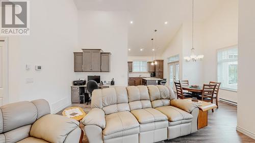 2450 Radio Tower Road Unit# 45, Oliver, BC - Indoor Photo Showing Living Room