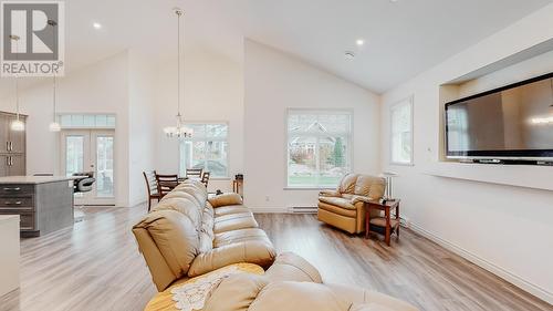 2450 Radio Tower Road Unit# 45, Oliver, BC - Indoor Photo Showing Living Room