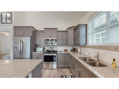 2450 Radio Tower Road Unit# 45, Oliver, BC - Indoor Photo Showing Kitchen With Double Sink With Upgraded Kitchen