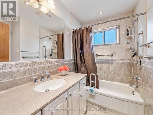 7357 Shallford Road, Mississauga, ON - Indoor Photo Showing Bathroom