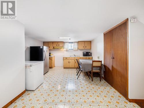 7357 Shallford Road, Mississauga (Malton), ON - Indoor Photo Showing Kitchen