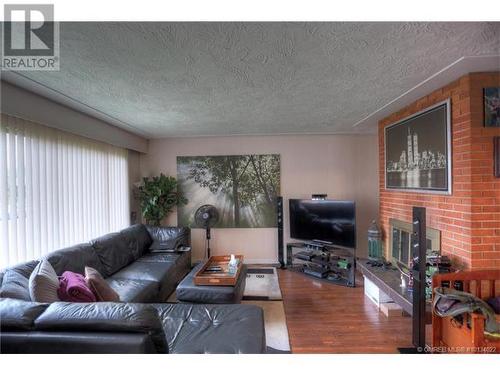 Front House main floor (755A) - 755-759 Francis Avenue, Kelowna, BC - Indoor Photo Showing Living Room