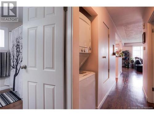 755-759 Francis Avenue, Kelowna, BC - Indoor Photo Showing Laundry Room