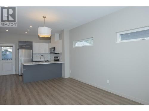 755-759 Francis Avenue, Kelowna, BC - Indoor Photo Showing Kitchen With Double Sink