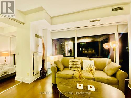 1902 - 65 St Mary Street, Toronto (Bay Street Corridor), ON - Indoor Photo Showing Living Room