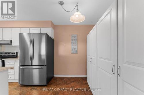 715 Greenoch Court, Oshawa, ON - Indoor Photo Showing Kitchen