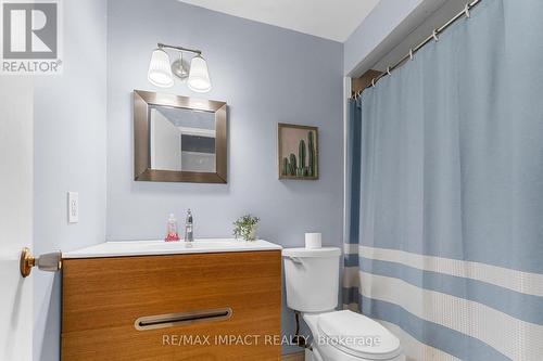 715 Greenoch Court, Oshawa (Mclaughlin), ON - Indoor Photo Showing Bathroom