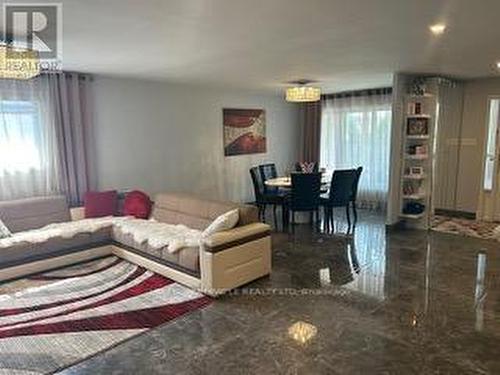 6 Cherry Hills Road, Vaughan (Glen Shields), ON - Indoor Photo Showing Living Room