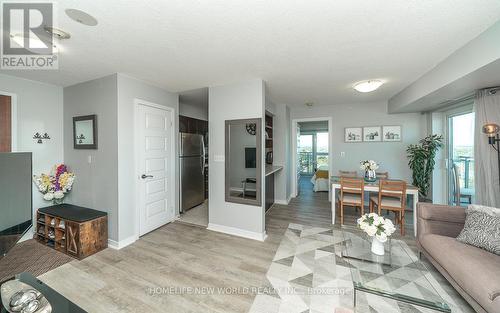 1910 - 215 Queen Street E, Brampton, ON - Indoor Photo Showing Living Room