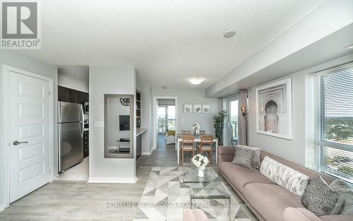 1910 - 215 Queen Street E, Brampton, ON - Indoor Photo Showing Living Room