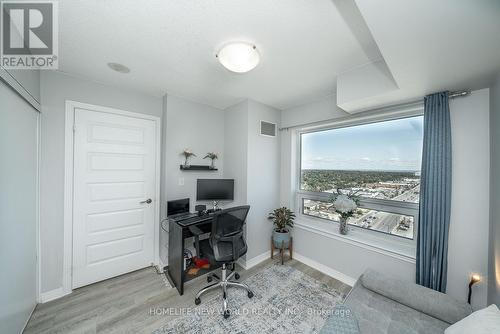 1910 - 215 Queen Street E, Brampton, ON - Indoor Photo Showing Office