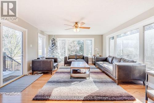 22648 Grey Rd 16 Road, Chatsworth, ON - Indoor Photo Showing Living Room