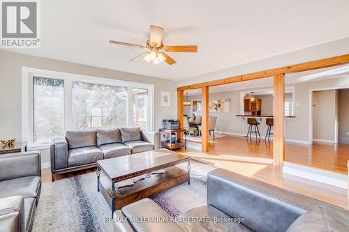 22648 Grey Rd 16 Road, Chatsworth, ON - Indoor Photo Showing Living Room