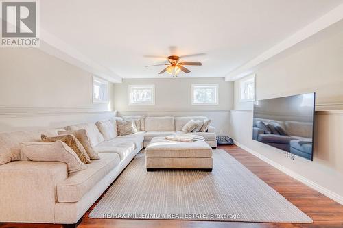 22648 Grey Rd 16 Road, Chatsworth, ON - Indoor Photo Showing Living Room