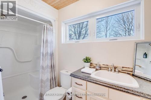 22648 Grey Rd 16 Road, Chatsworth, ON - Indoor Photo Showing Bathroom