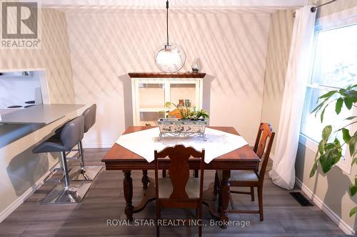 99 Linden Lane, Innisfil, ON - Indoor Photo Showing Dining Room