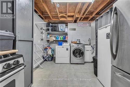 113 Valera Drive, Hamilton, ON - Indoor Photo Showing Laundry Room