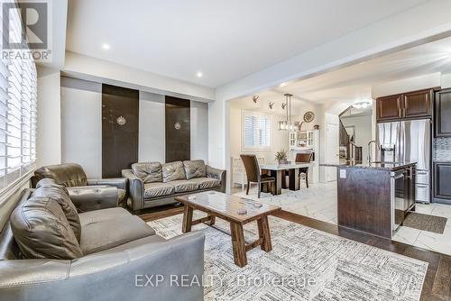 115 Vanilla Trail, Thorold, ON - Indoor Photo Showing Living Room