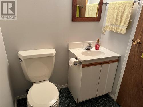 6333 Simpson Road, Summerland, BC - Indoor Photo Showing Bathroom