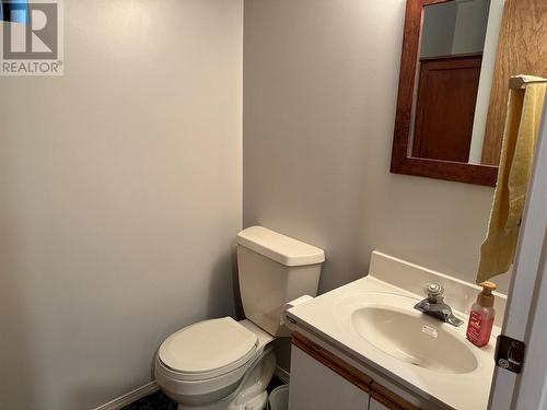 6333 Simpson Road, Summerland, BC - Indoor Photo Showing Bathroom