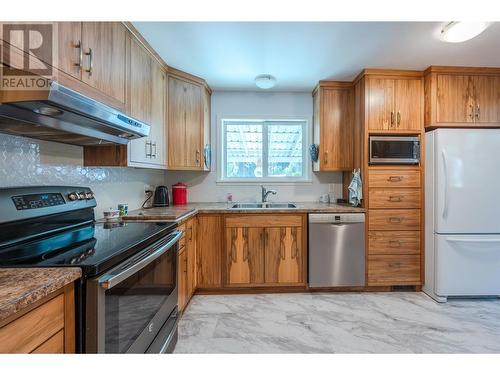 6333 Simpson Road, Summerland, BC - Indoor Photo Showing Kitchen With Double Sink