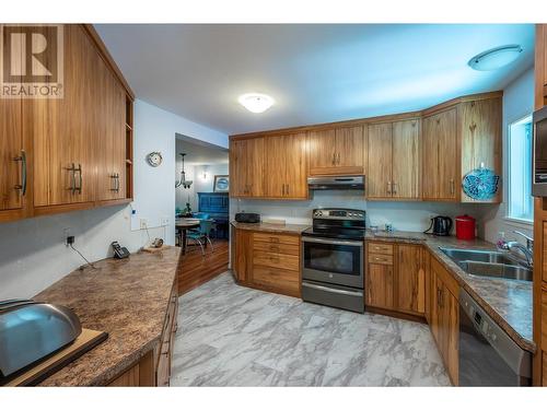 6333 Simpson Road, Summerland, BC - Indoor Photo Showing Kitchen With Double Sink