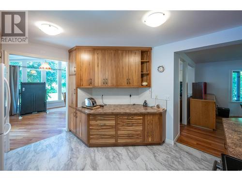 6333 Simpson Road, Summerland, BC - Indoor Photo Showing Kitchen