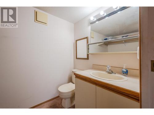 84 Van Horne Street Unit# 204, Penticton, BC - Indoor Photo Showing Bathroom