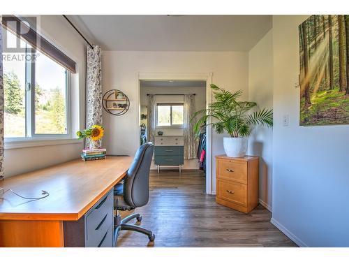 553 Salmon River Road, Salmon Arm, BC - Indoor Photo Showing Office