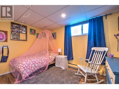 553 Salmon River Road, Salmon Arm, BC - Indoor Photo Showing Bedroom