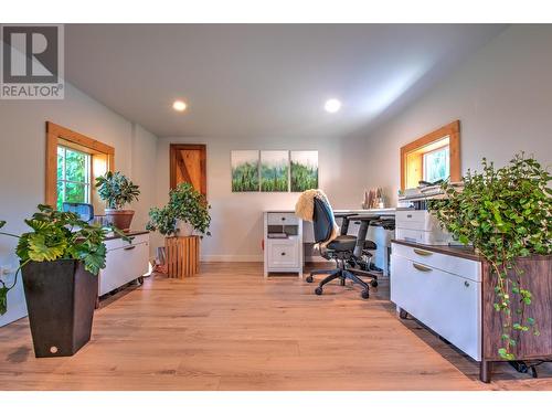 553 Salmon River Road, Salmon Arm, BC - Indoor Photo Showing Office