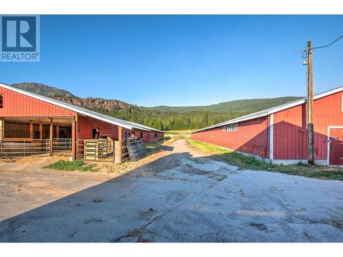 553 Salmon River Road, Salmon Arm, BC - Outdoor With Deck Patio Veranda