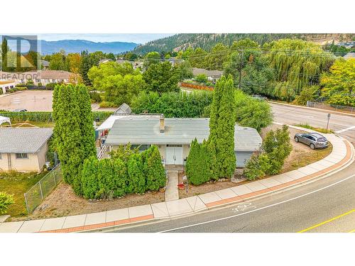 1911 Cross Road, Kelowna, BC - Outdoor