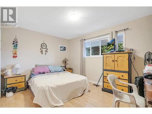 1911 Cross Road, Kelowna, BC - Indoor Photo Showing Bedroom