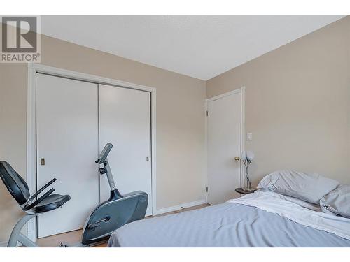 1911 Cross Road, Kelowna, BC - Indoor Photo Showing Bedroom