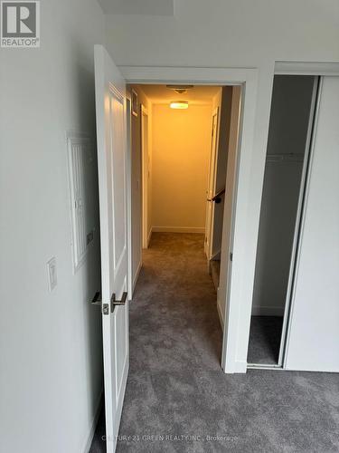 15 - 4045 Hickory Drive, Mississauga, ON - Indoor Photo Showing Other Room